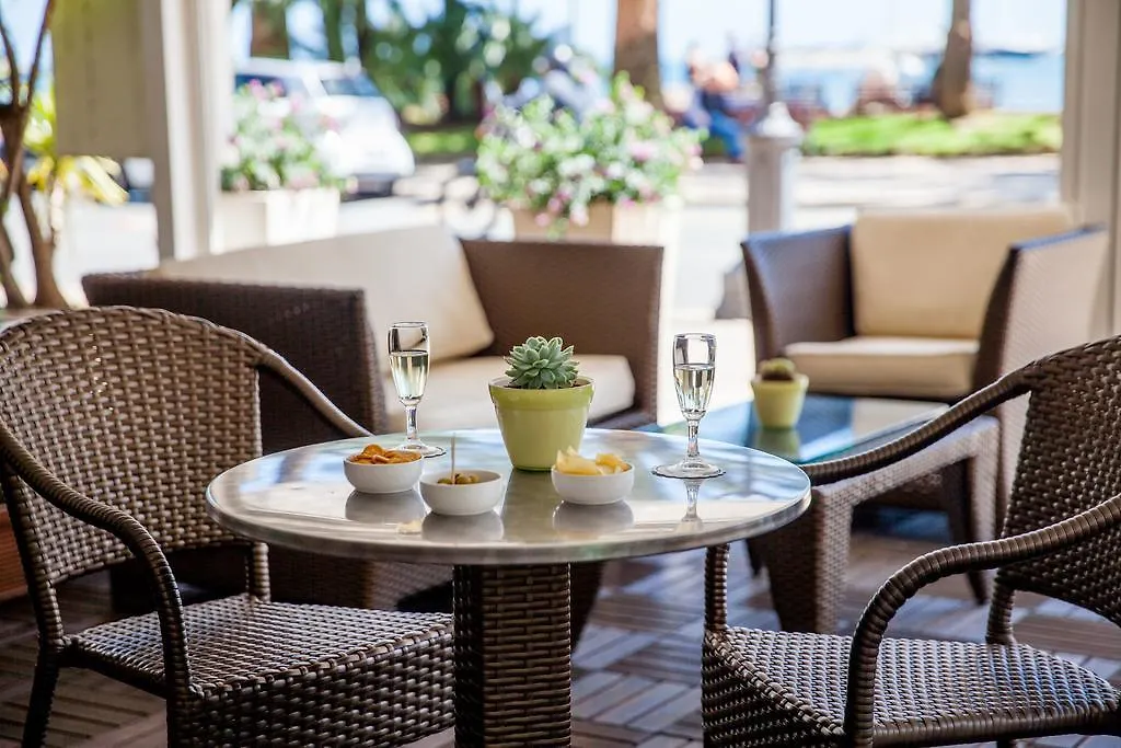 Hotel Vesuvio 라팔로