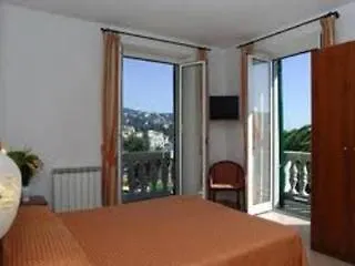 Hotel Vesuvio Rapallo 3*,